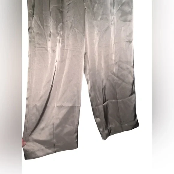 Aritzia Tan Cropped Pants - Picture 4 of 9